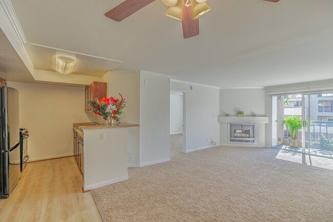 Building Photo - 5535 Canoga Ave