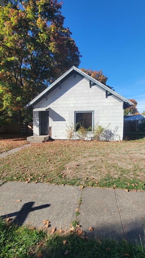 Primary Photo - 3 Bedroom Garland Area Home