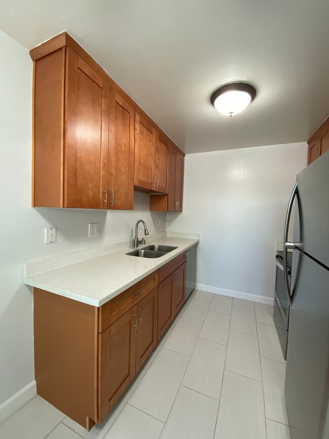 Building Photo - 2980 Van Sansul Ave