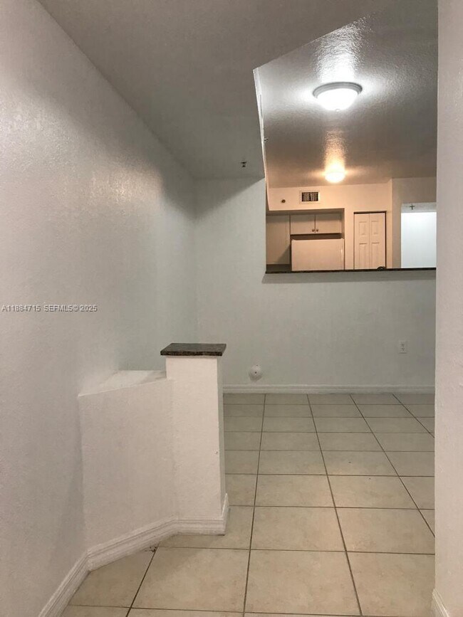 Foto del edificio - 13800 NE 3rd Ct