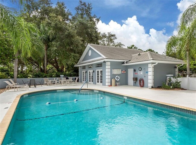 Building Photo - 540 Clubside Cir
