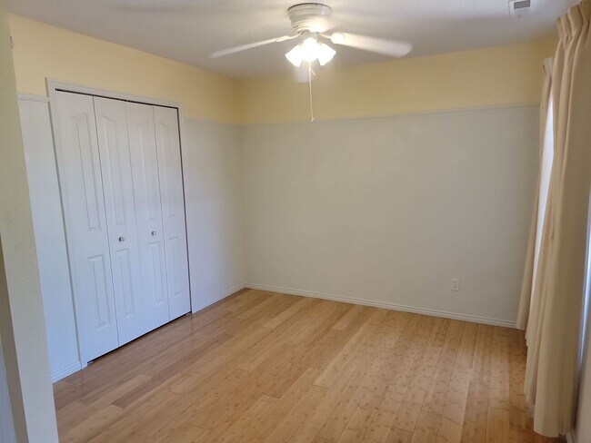 Building Photo - Stunning 4 Bedroom Home in Ivins with Red ...