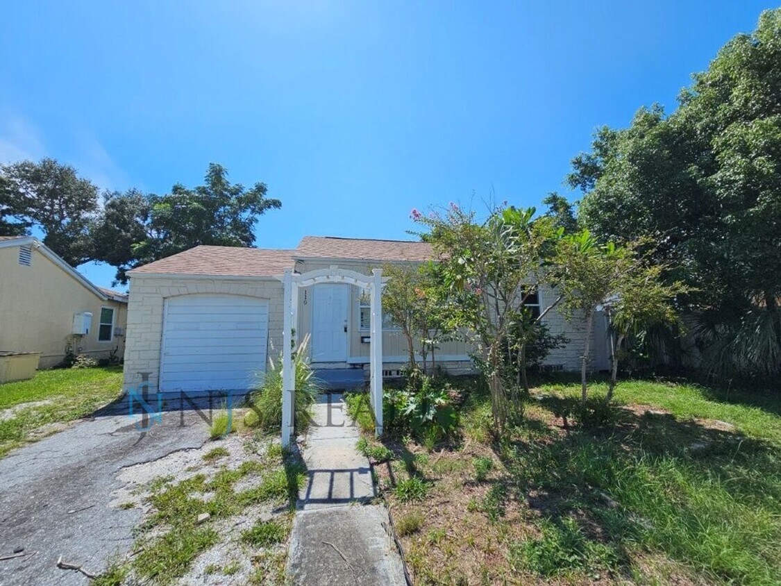 REDUCED $200!! Cute 3/1 with updated kitc... - REDUCED $200!!  Cute 3/1 with updated kitc...