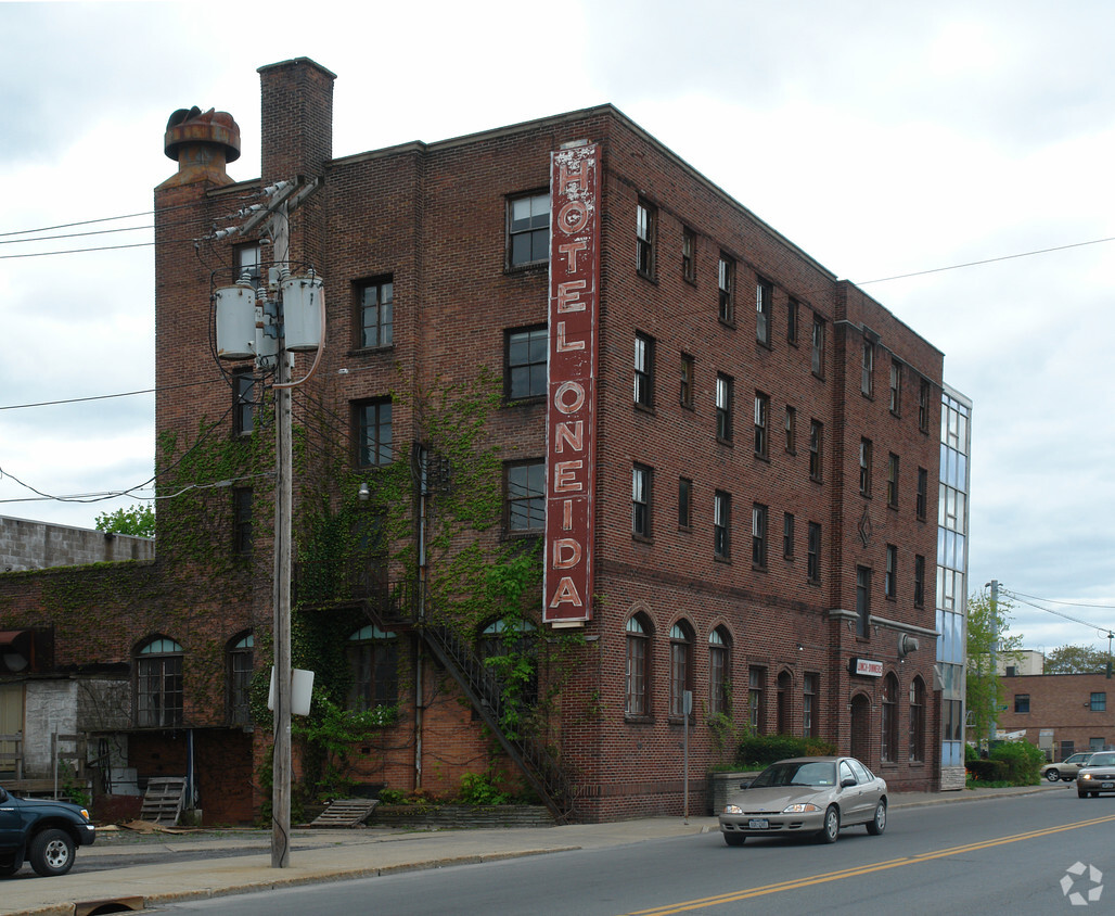 Building Photo - 181 Main St