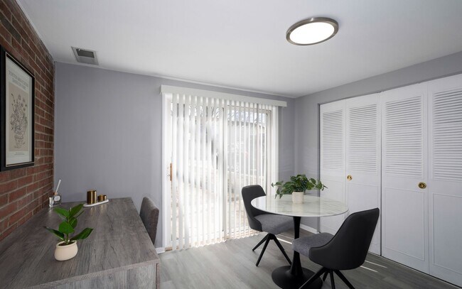 Foto del interior - Cedar Village Apartments and Townhomes