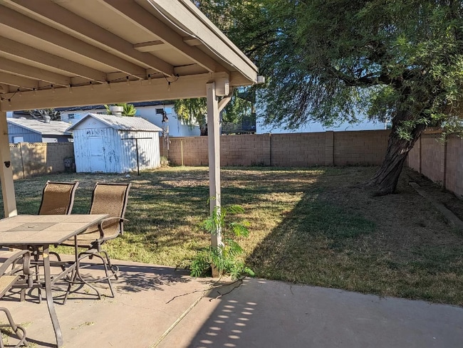 Photo - 1634 E 12th St House