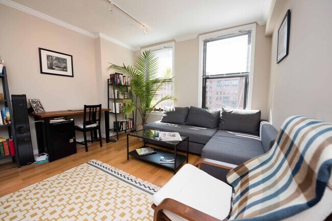 Foto del edificio - 616 E St NW