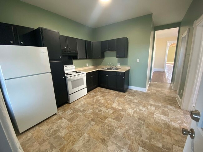 kitchen - 65 Remsen St