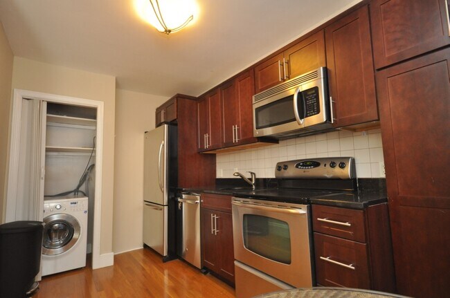Foto del edificio - 218 Newbury St