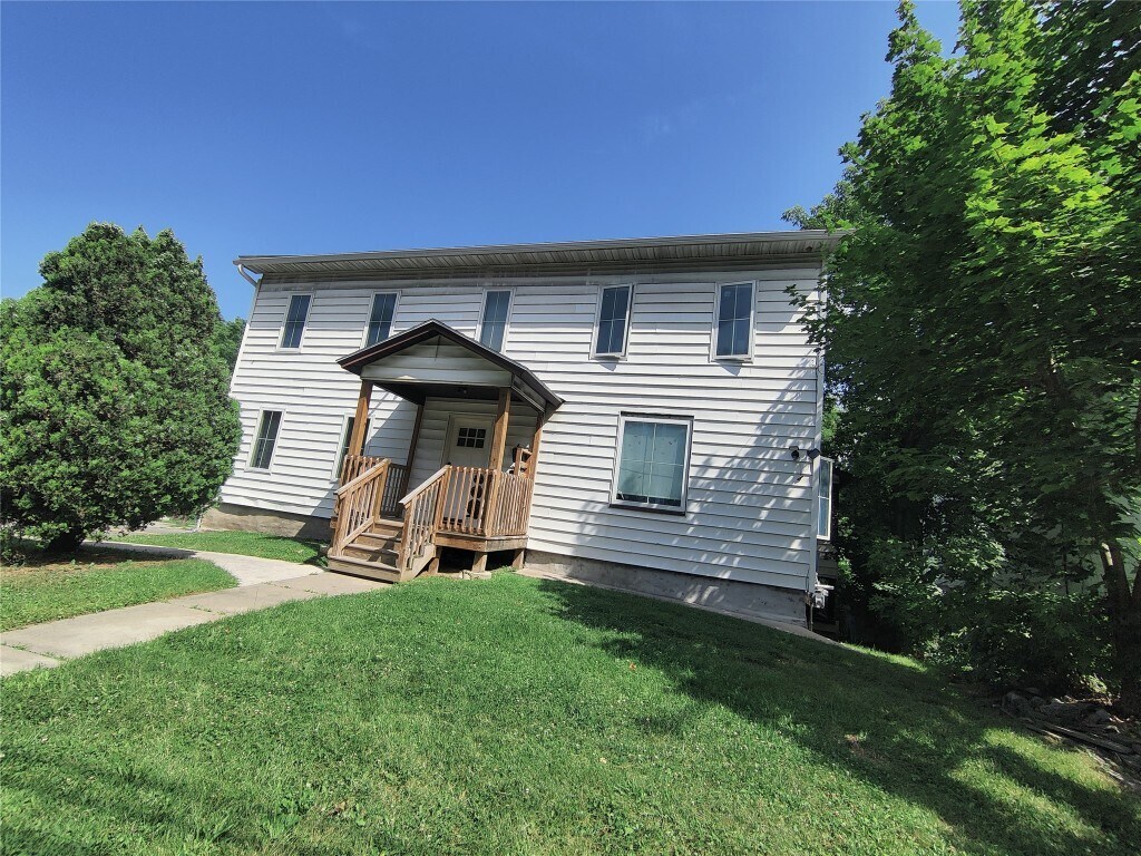 Foto principal - 145 Floral Ave