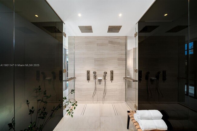 Foto del edificio - 8955 Collins Ave