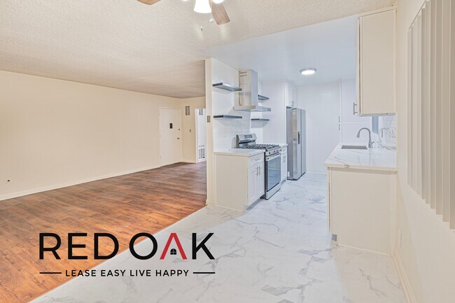 Building Photo - ~4 Weeks FREE~ Magnificent Two Bedroom wit...