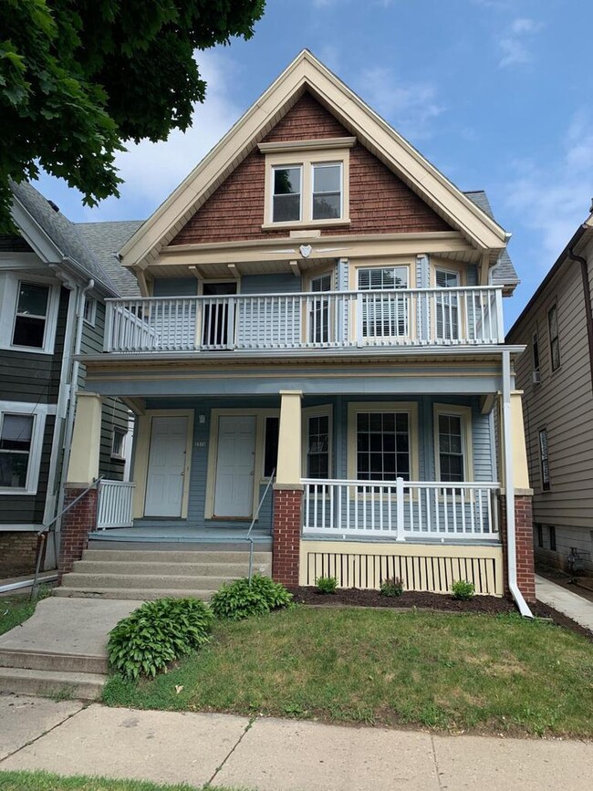 Building Photo - 2514 N Oakland Ave