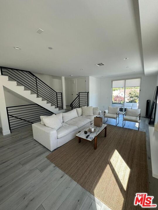 Foto principal - 4295 Tujunga Ave