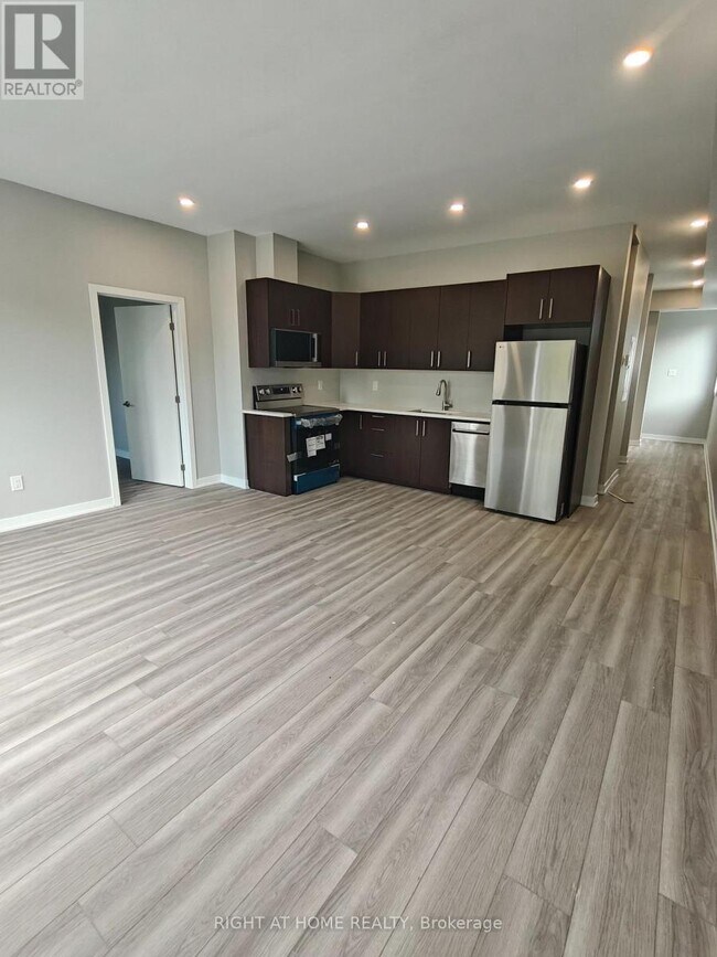 Photo du bâtiment - 1332 Thames St