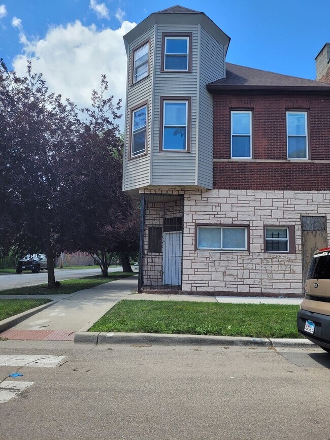 Foto del edificio - 8360 S Mackinaw Ave