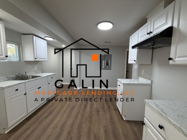 Building Photo - 602 W 61st St