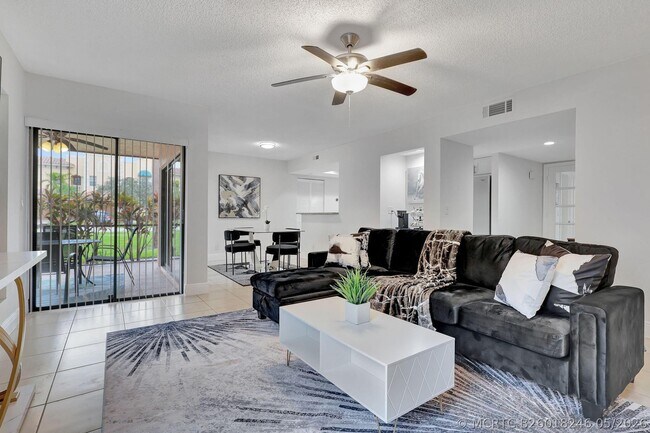 Building Photo - 12641 Westhampton Cir
