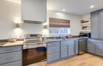 Building Photo - 6315 Regency Ct