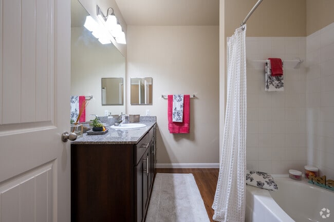 2BR, 2BA - 1,120 - Belterra Springs