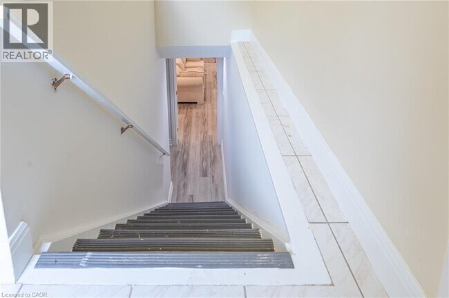 Photo du bâtiment - 80 Deerview Ave