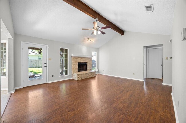 Building Photo - 2304 Silver Spur Dr