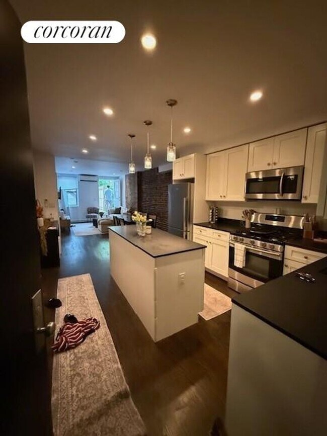 Foto del edificio - 123 E 18th St
