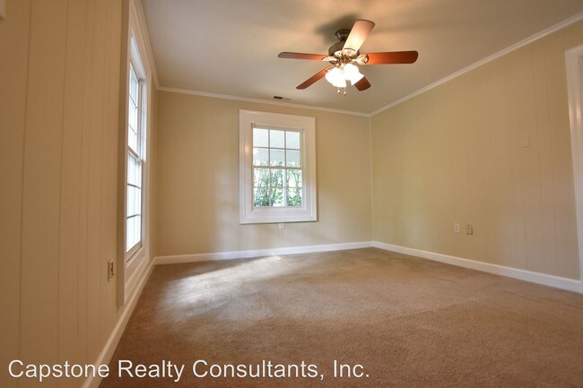 Building Photo - 3 br, 1 bath House - 627 GREEN TREE DRIVE