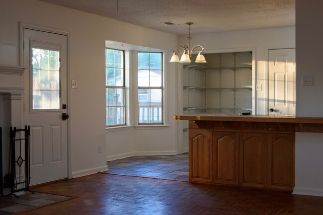 Building Photo - 108 Mayfair Cove