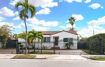 Building Photo - 2310 SW 19th St