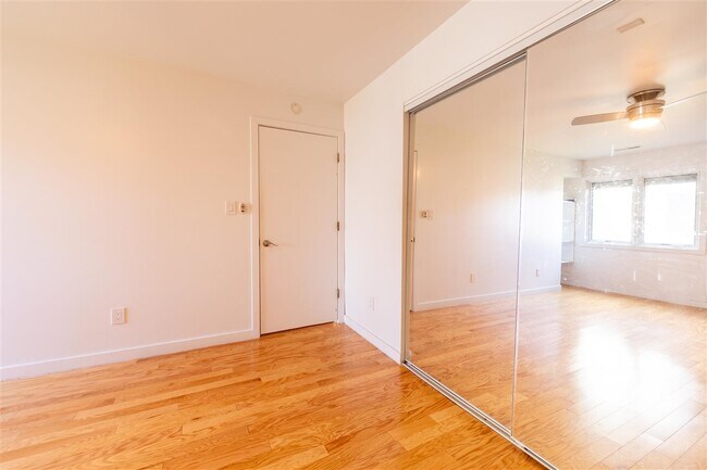 Building Photo - 305 2nd St NW