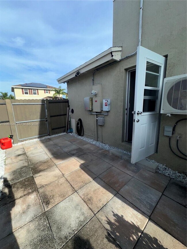 Foto del edificio - 27667 SW 133rd Pl