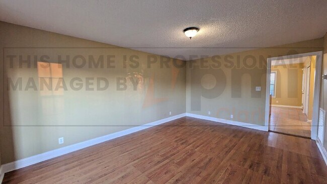 Foto del edificio - 3265 N Senseney Cir