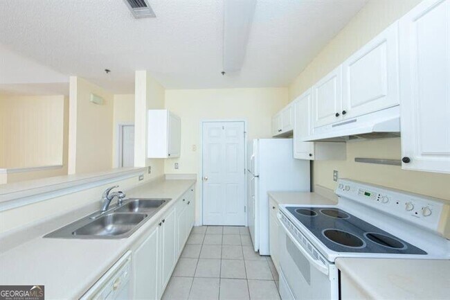 Foto del edificio - 709 Spring Heights Ln
