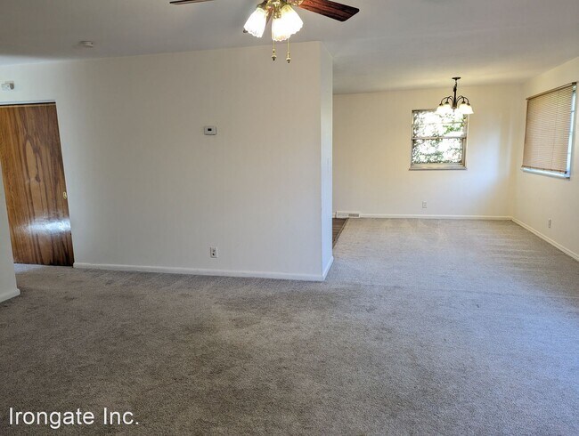 Building Photo - 3 br, 1.5 bath House - 3043 Regent St.