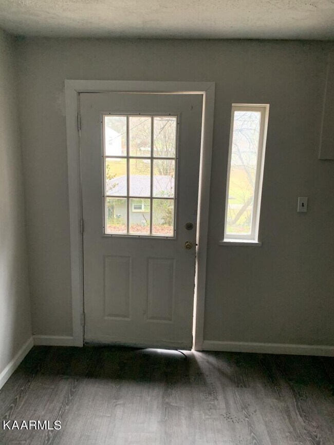 Building Photo - 3632 Mc Donald Rd SE