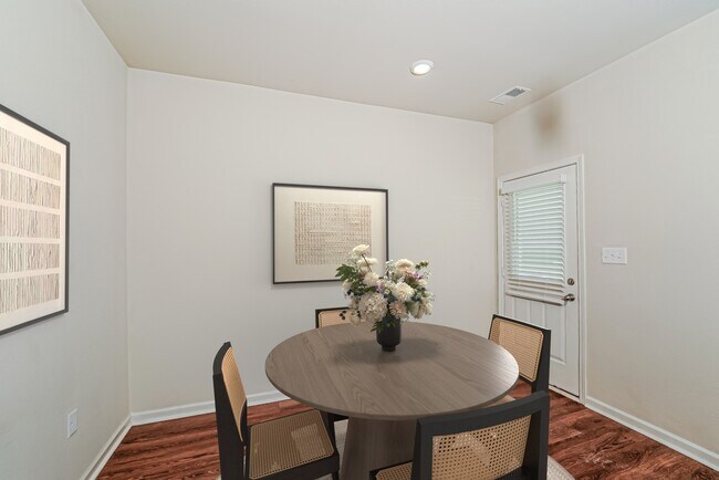 Foto del edificio - 6383 Rainbow Row