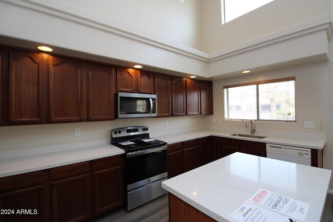 Building Photo - 14904 W Cameron Dr