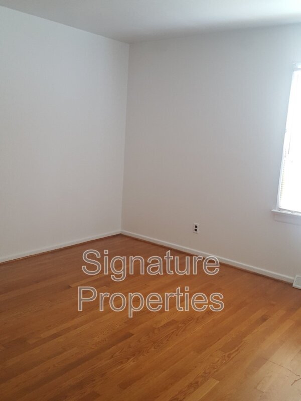 Foto del edificio - 5707 Upp St