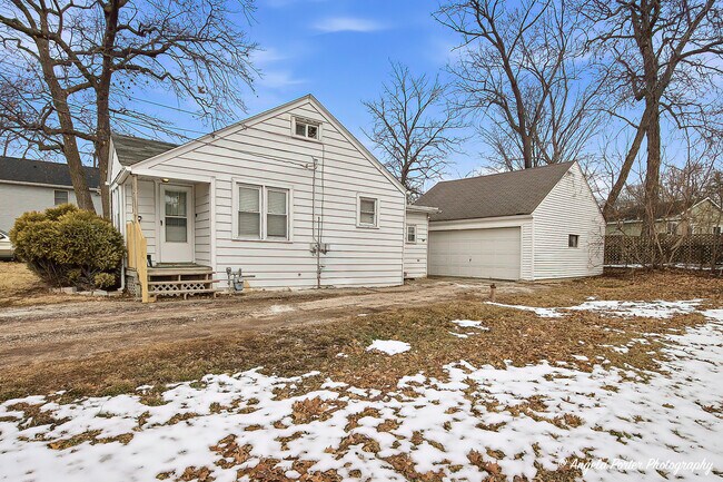 Foto del edificio - 33759 N Lake Shore Dr