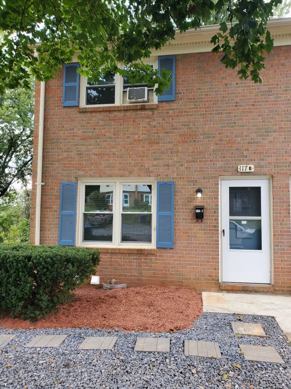Foto principal - 117 S Shenandoah Ave