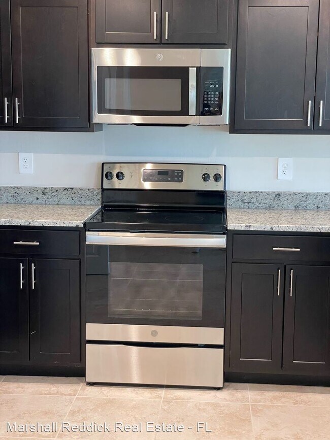 Foto del edificio - 3 br, 2 bath House - 1905 NW 6th Ter