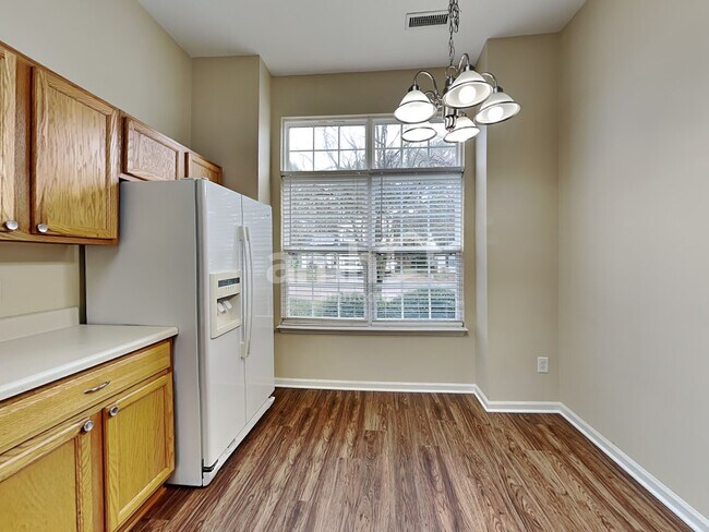 Foto del edificio - 3616 Watkins Ridge Court