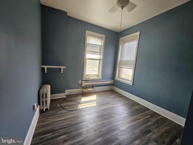 Foto del edificio - 4924-26 Parrish St