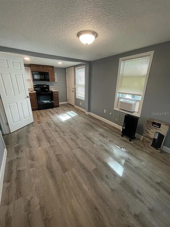Foto del edificio - 1020 W Portage St