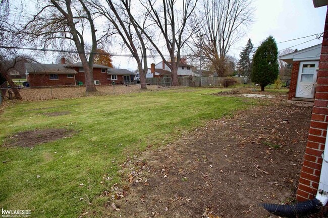 Foto del edificio - 18672 Beatrice St