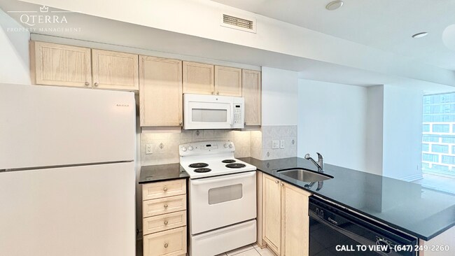 Building Photo - 445 Laurier Av W
