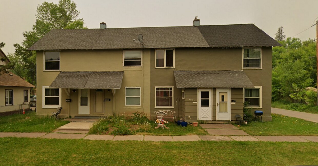 Primary Photo - Two Bedroom Town Home in Morgan Park!
