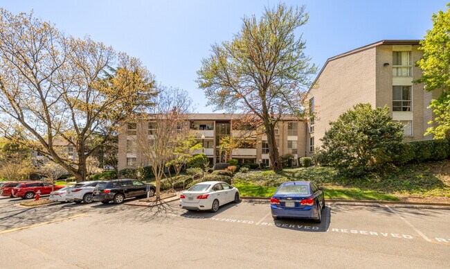 Building Photo - 5614 Bismach Dr