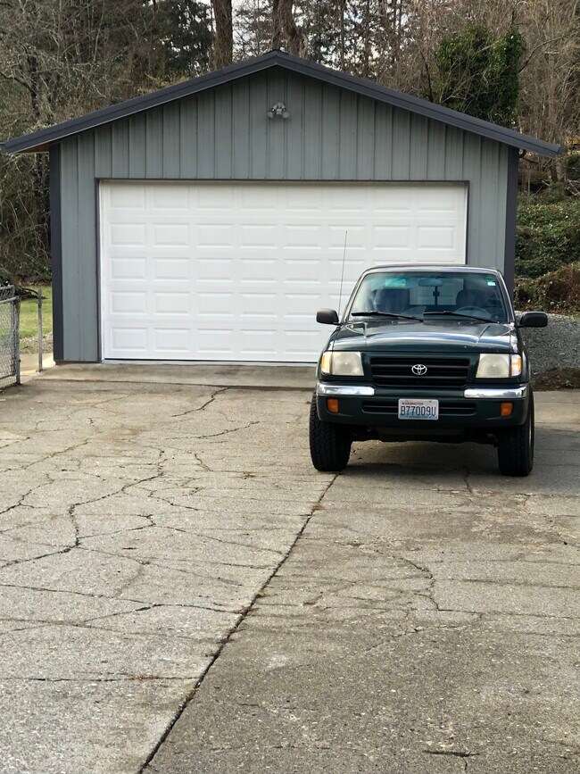 2 car garage with 20'x70' driveway - 32823 5th Ave